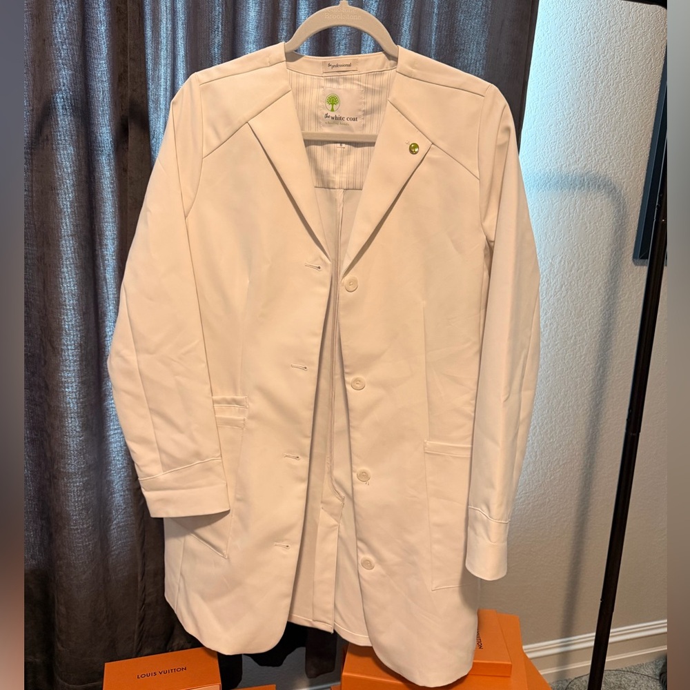 healing hands White Women's Lab Coat